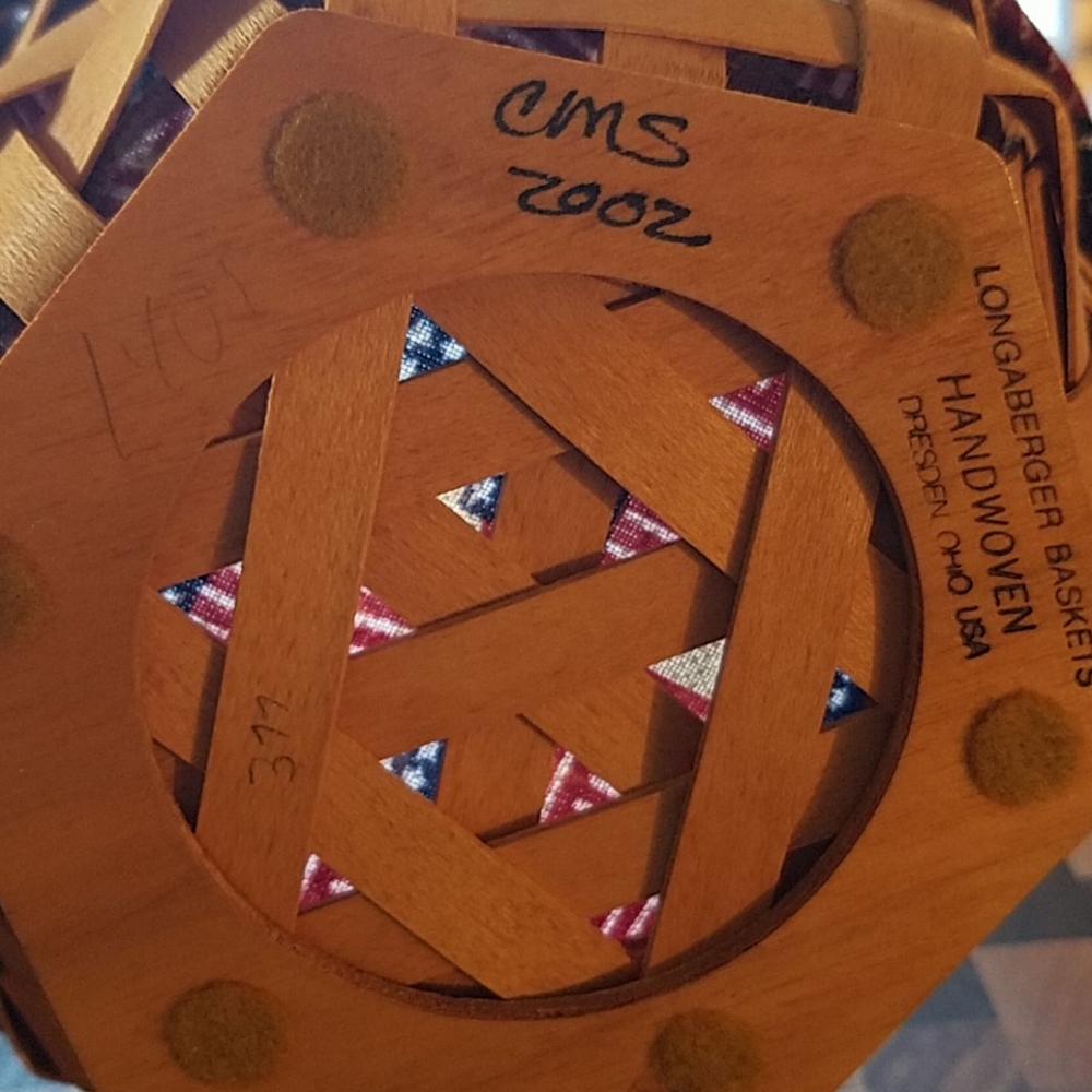 Longaberger Basket with 2 liners combo. - Picture 4 of 4